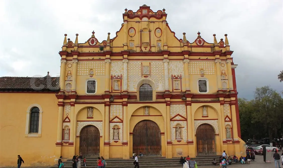 Con baja afluencia la ordenación de obispo auxiliar