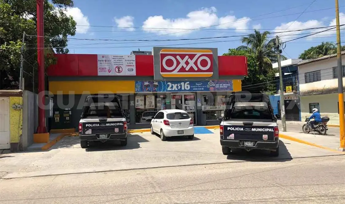 Con un cuchillo asaltan tienda de conveniencia