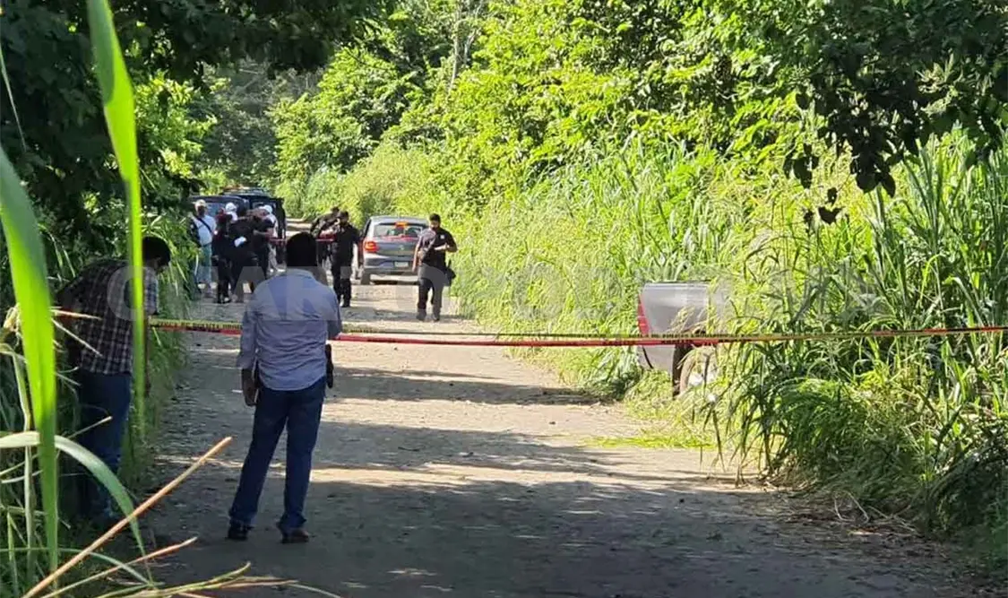 Padre e hijo mueren tras emboscada; dama herida