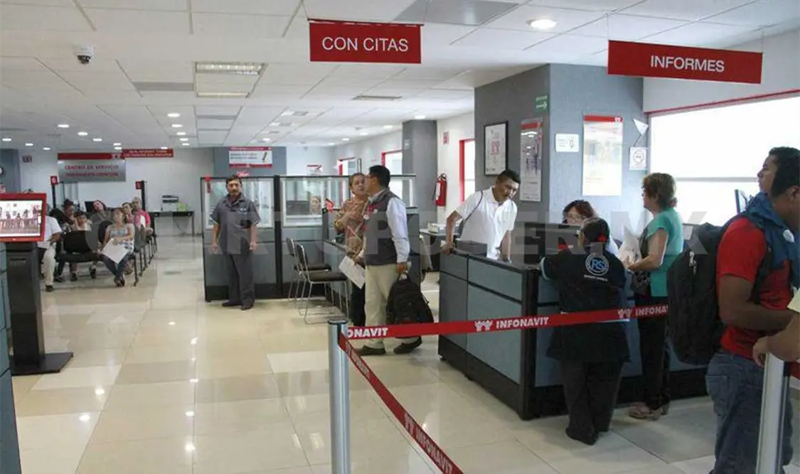 La delegada sostuvo una plática con miembros del Cachac para informales cómo pueden inscribirse para el programa. Cortesía