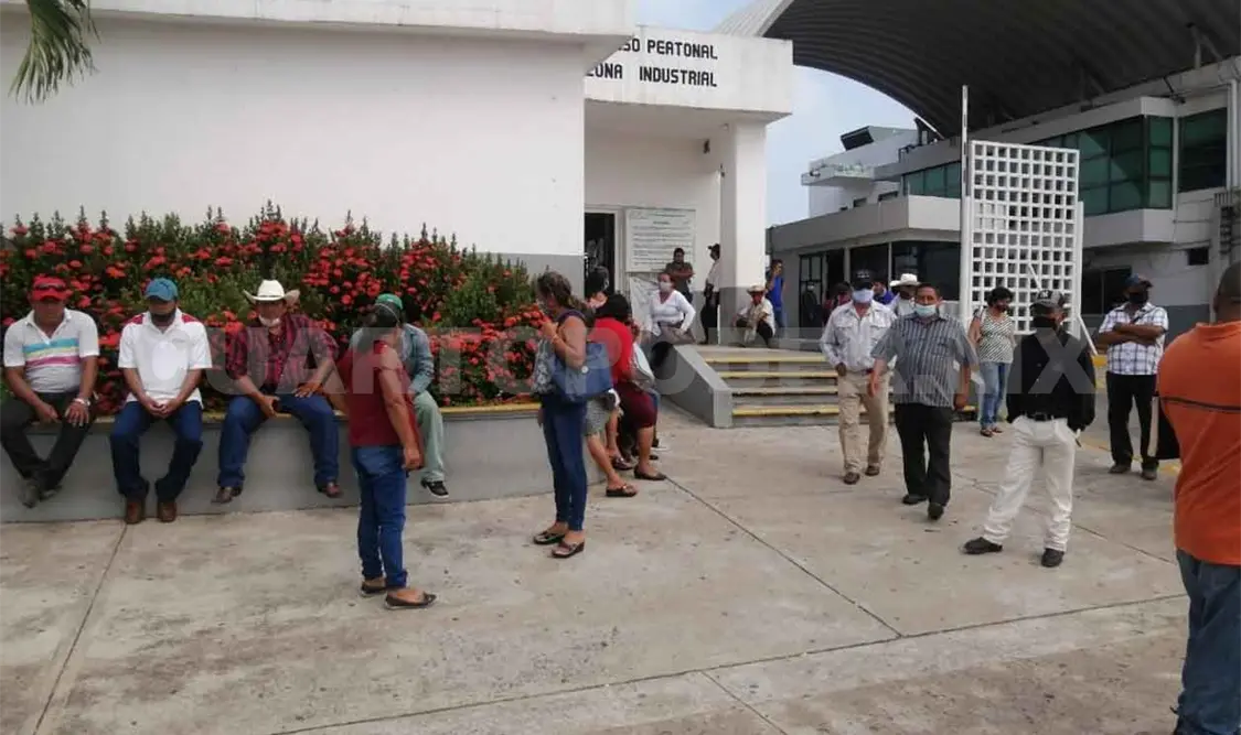 Campesinos demandan a Pemex pagar afectaciones