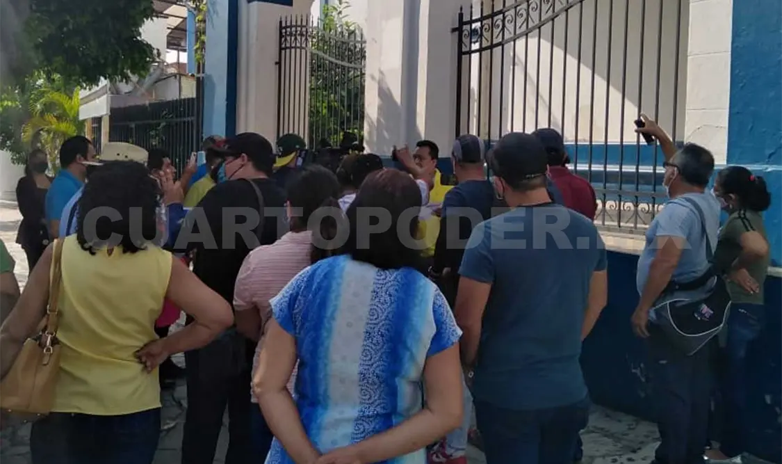 Padres de familia de varias escuelas han denunciado el cobro de cuotas a pesar de no haber clases presenciales. Cortesía