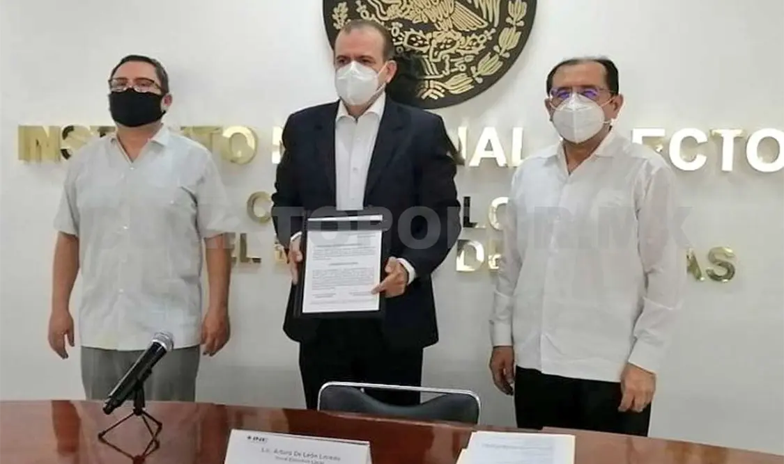 El nombramiento lo hizo el titular del INE en Chiapas y el consejero presidente del IEPC. Cortesía