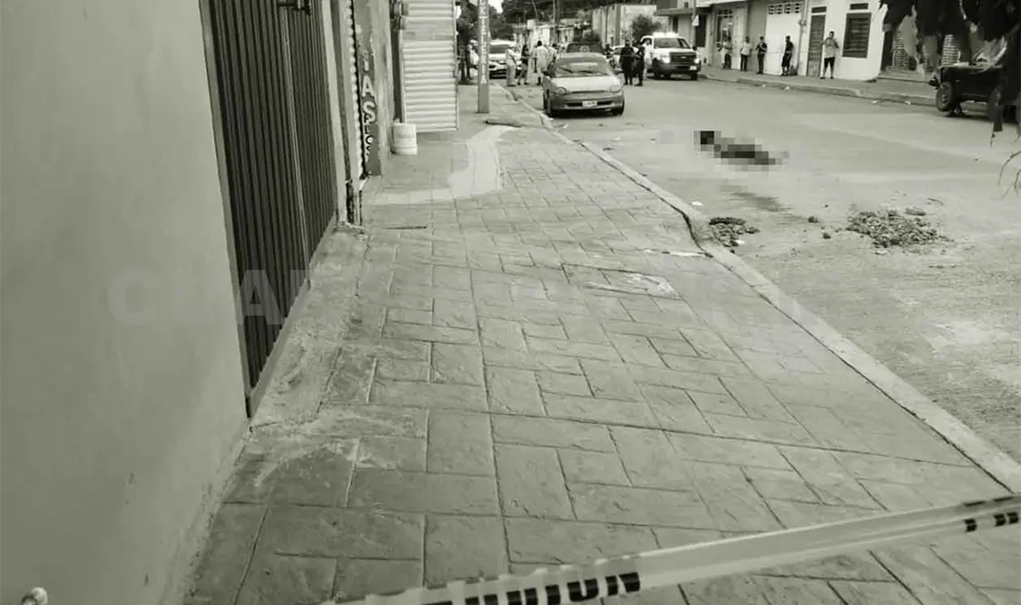 Sacan a la calle cadáver de migrante haitiano