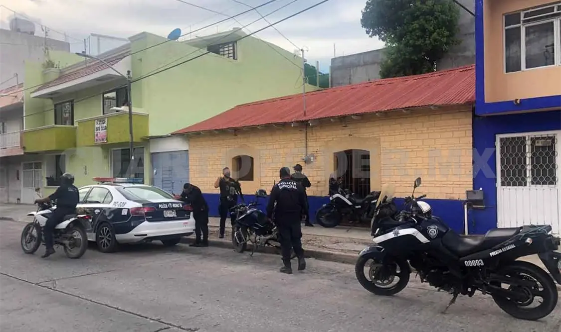 Su esposa lo encontró colgado