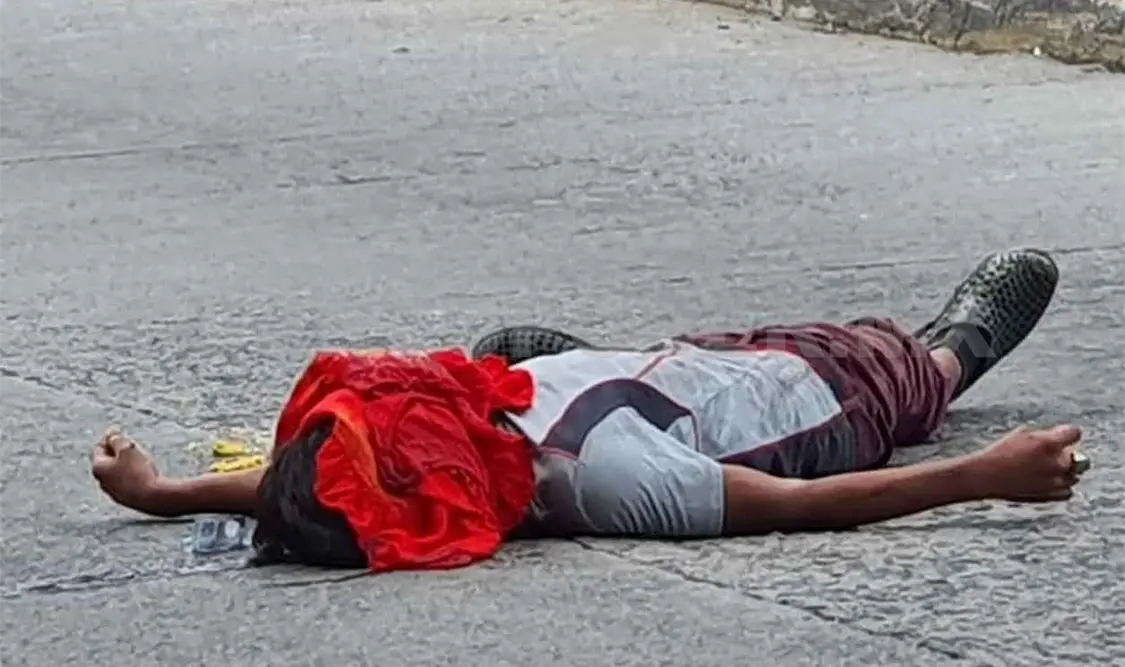 El joven se aventó del puente de la 17 calle Poniente, en Tapachula. Víctor Sánchez / CP