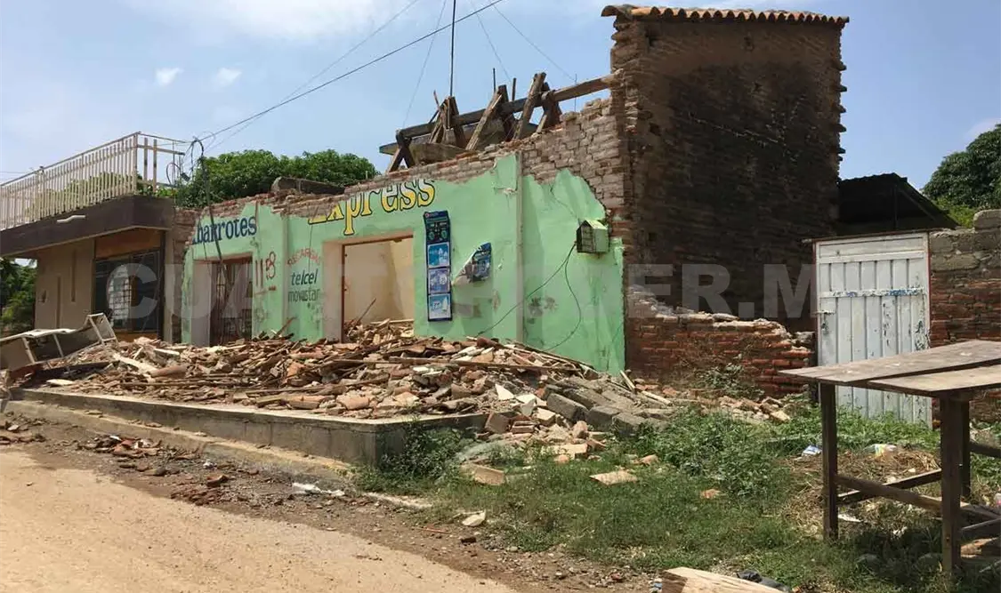 Denuncian irregularidades en reconstrucción de casas