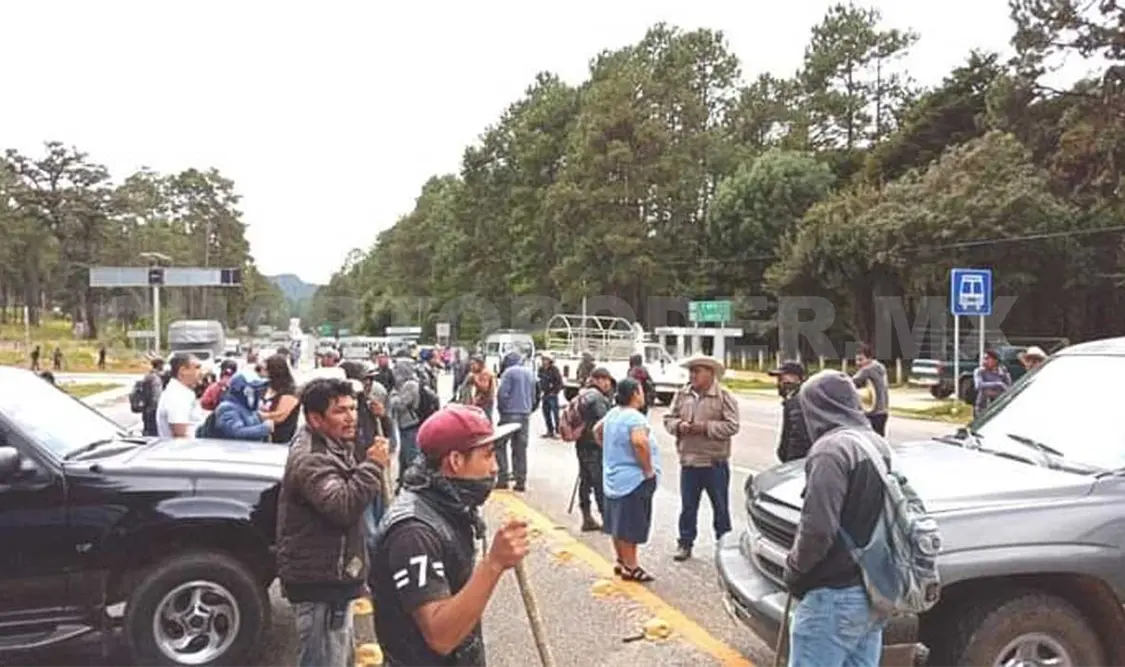 Indígenas exigieron la ejecución de obras. Cortesía