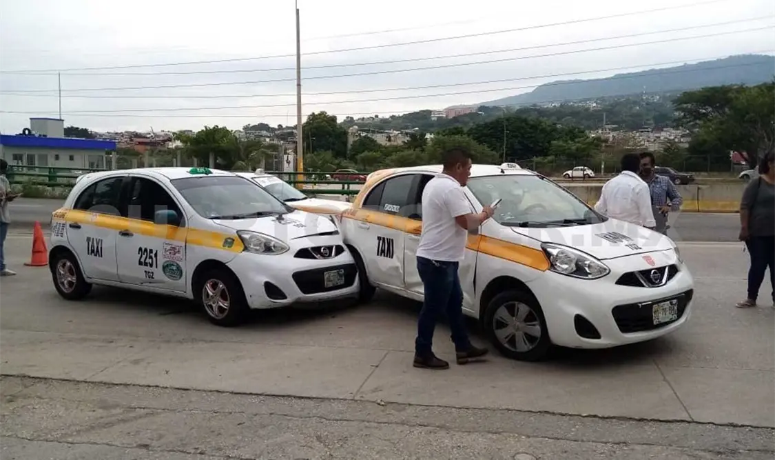 Por el accidente, una mujer y una bebé resultaron lesionadas pero no ameritaron su ingreso al hospital. José Ortega / CP