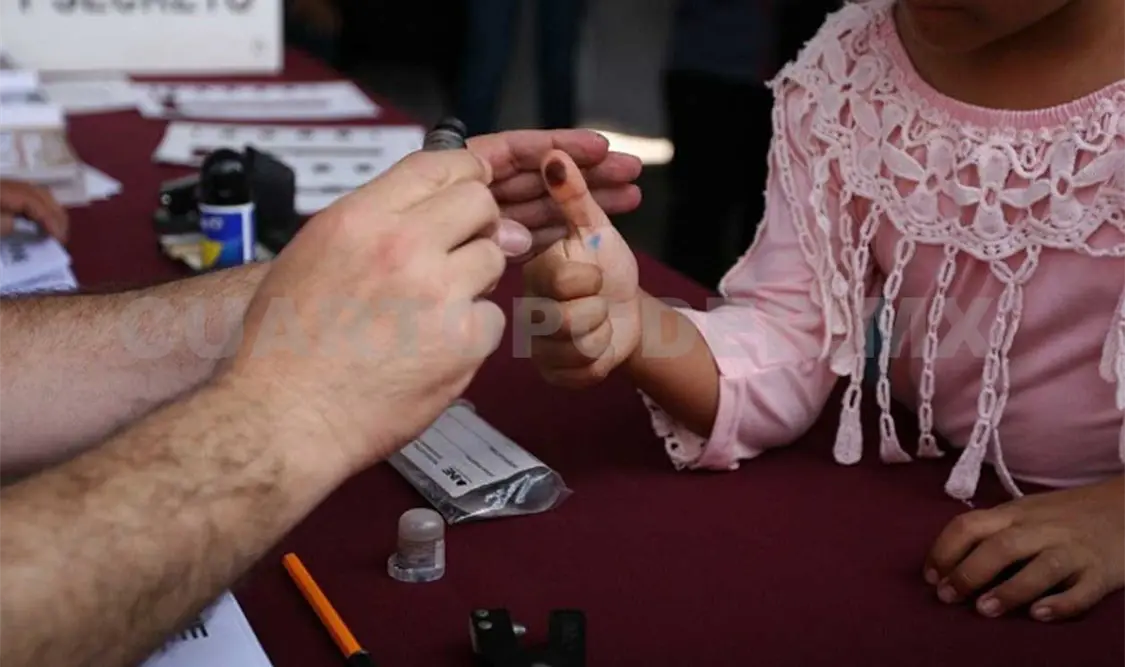 Las diversas etapas de los procesos electorales federales y locales transcurrirán, además, en una circunstancia especial: la de la pandemia. Agencias
