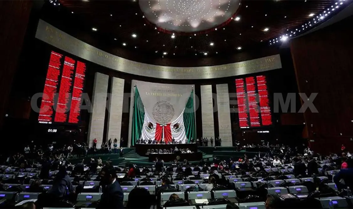 Dos diputados de la bancada del Partido Verde abandonaron a este grupo parlamentario y se sumaron al PRI en San Lázaro. Agencias