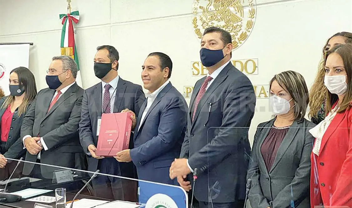 El presidente del Senado, Eduardo Ramírez Aguilar, estuvo presente en la recepción del Paquete Económico 2021. Cortesía