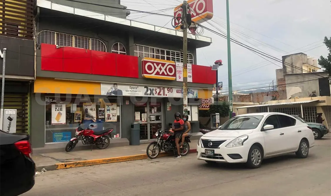 Los delincuentes lograron escapar de la tienda de conveniencia con el efectivo y con rumbo desconocido. José Ortega / CP