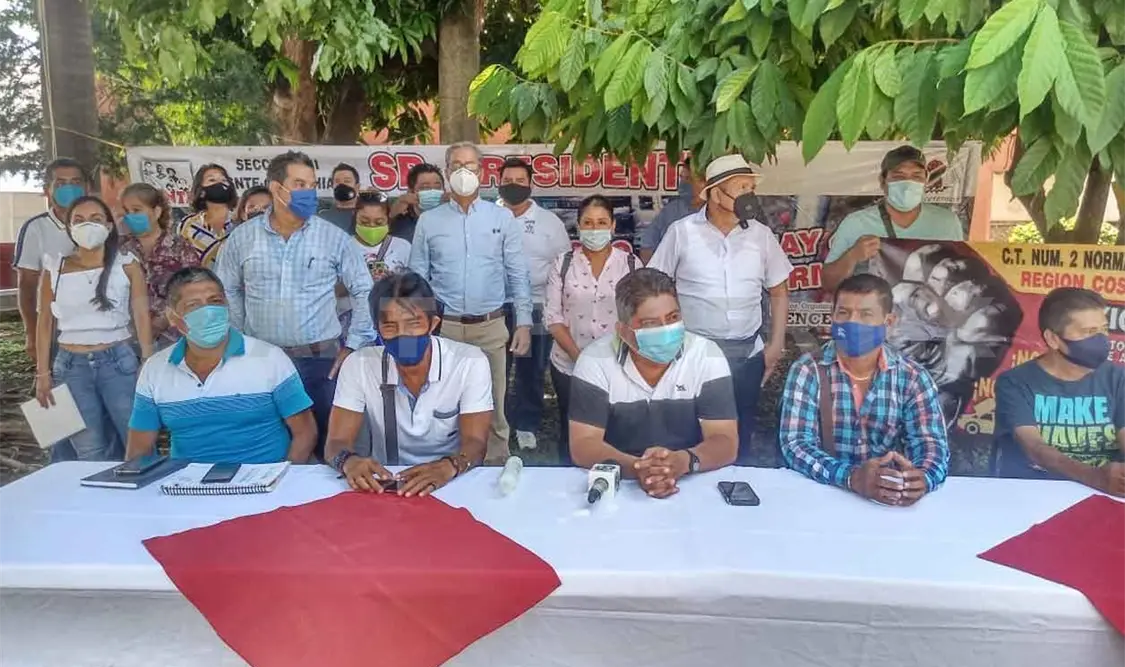 Piden cumplan pagos a maestros interinos