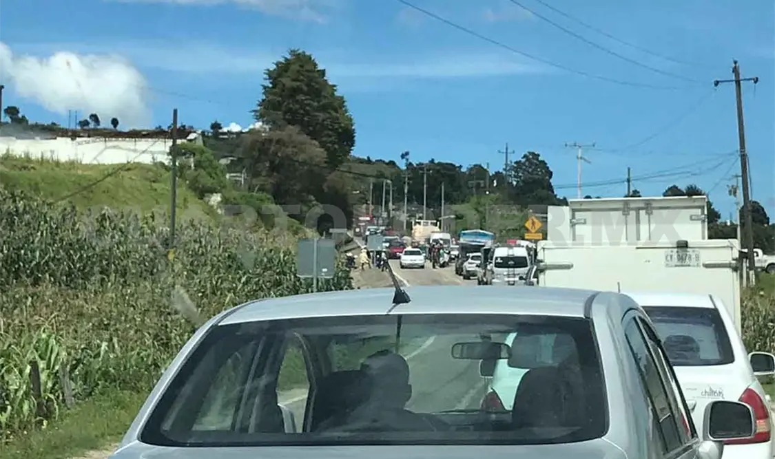 Pobladores desbloquean carretera