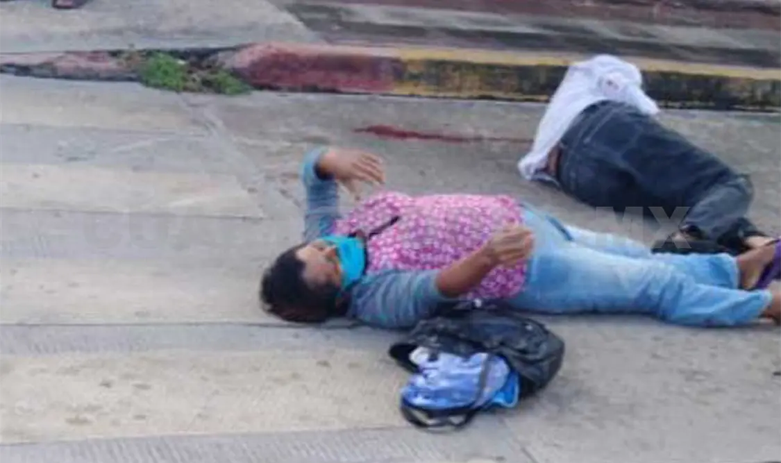 Pareja es arrollada por un vehículo desconocido