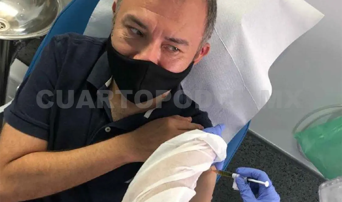Primer mexicano en el mundo que se vacuna