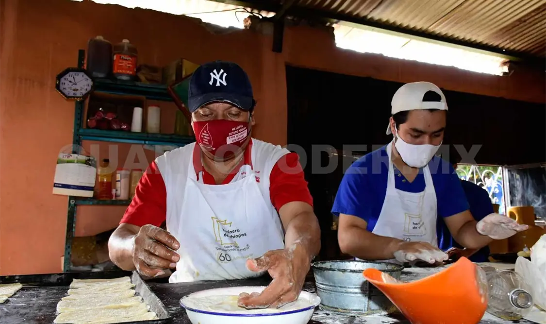 “Este trabajo tiene su gracia, ya que es un talento que no a cualquiera se le da”, señala Roxemberg.