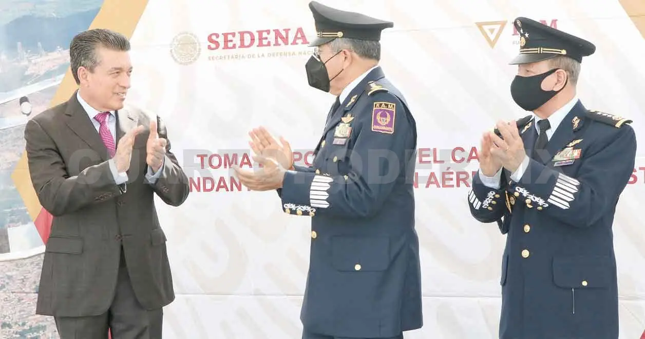 Asiste REC a protesta del comandante de la Fuerza Aérea