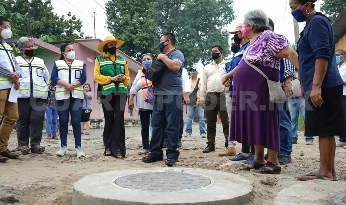 Ayuntamiento continúa con pavimentación de calles