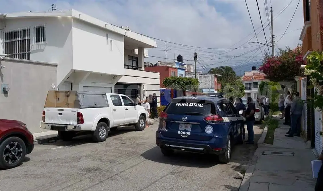 Roban 45 mp y lote de alhajas en un domicilio