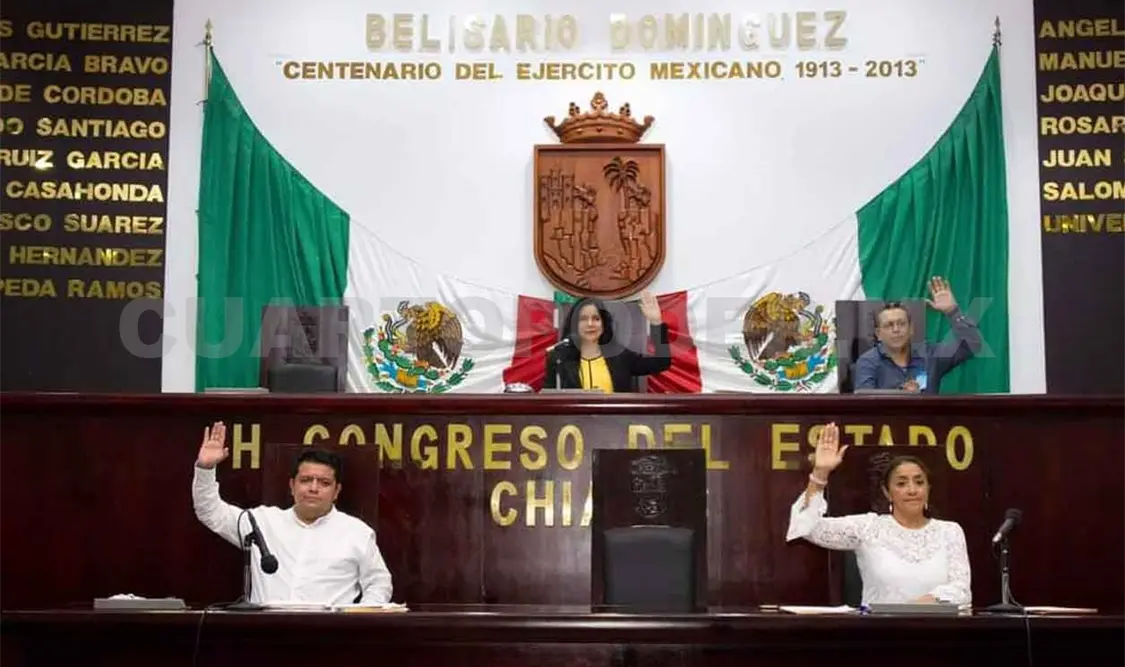 Solicitan licencia tres alcaldes
