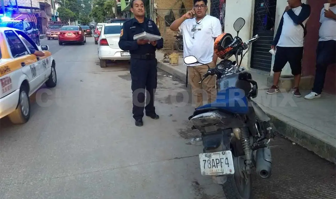 Veloz motorista embiste a niño