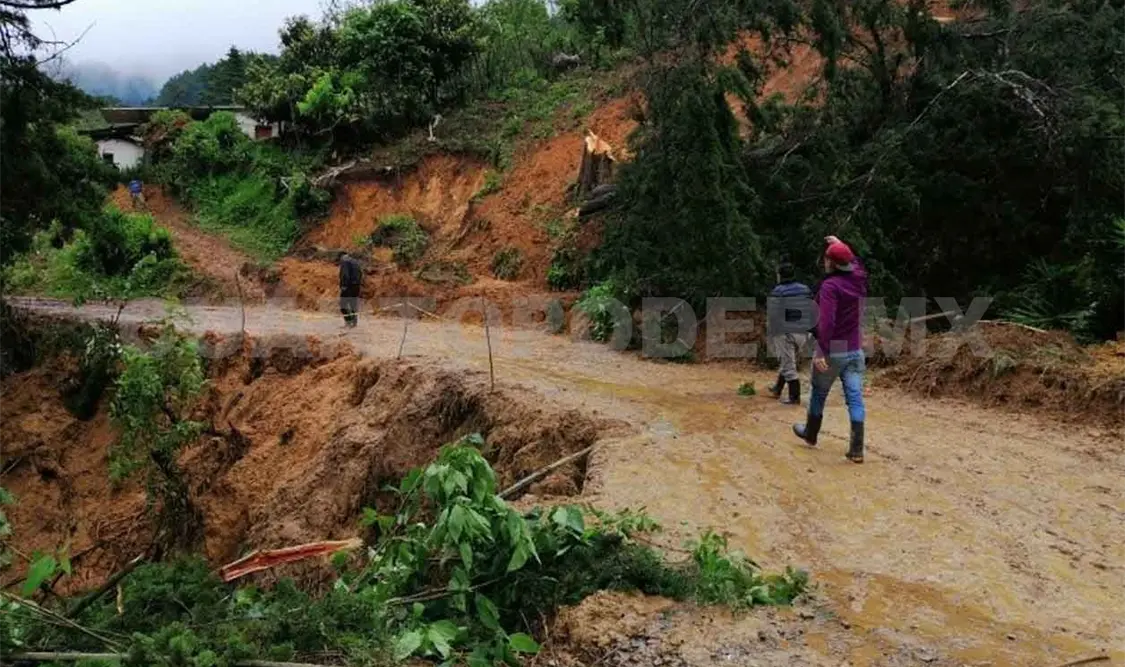 Precipitaciones generan daños rumbo a Iglesia Vieja