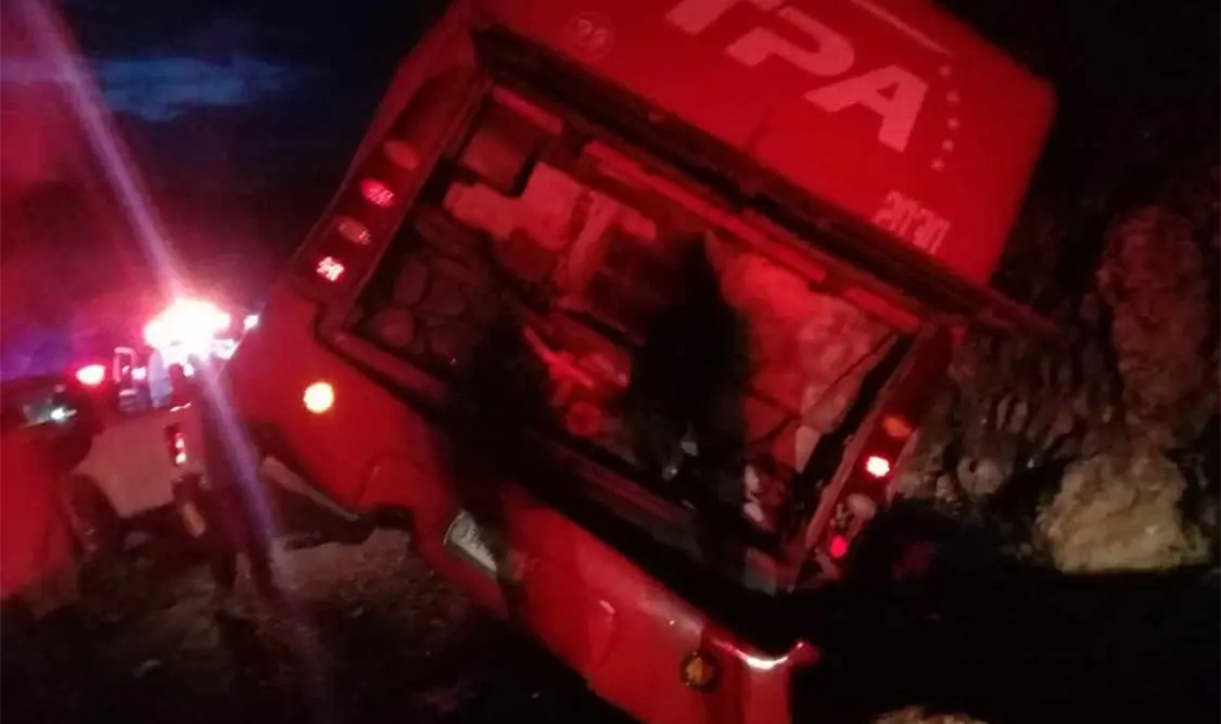 Accidente de autobús deja 12 muertos y 10 heridos