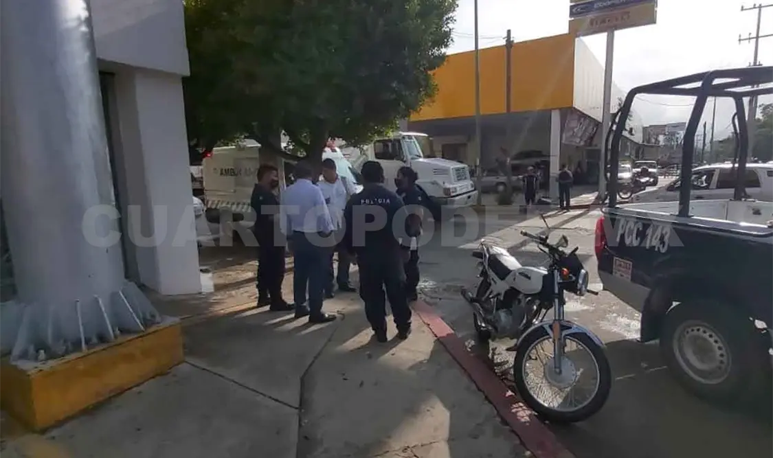 Camioneta arrolla a una pareja de motociclistas