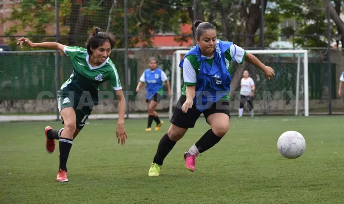 Con goleadas mantienen el liderato