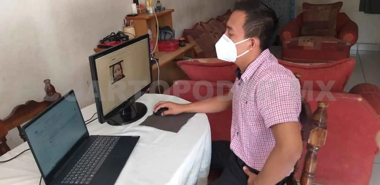 Estudiante unachense coloriza película Macario