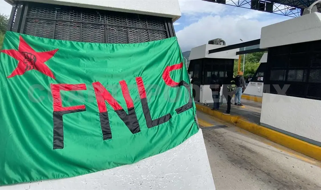 FNLS se manifiesta por la matanza de Tlatelolco