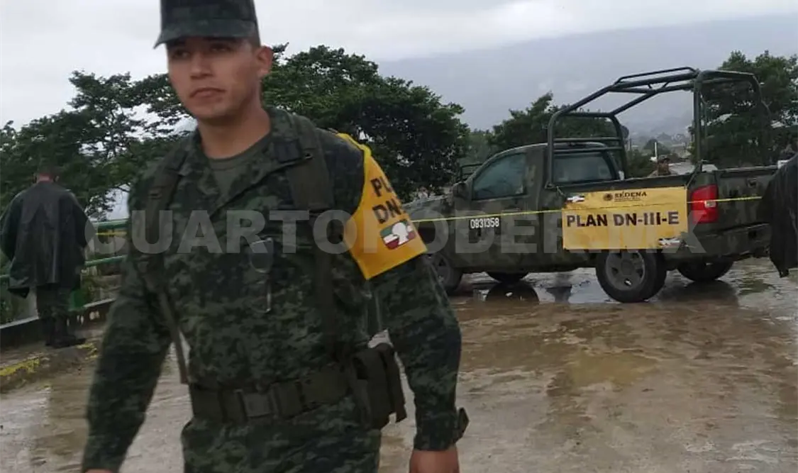 Elementos del Ejército Mexicano brindan el apoyo a la población afectada por las lluvias. Moisés Lorenzo / CP