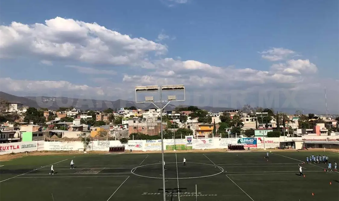 Contemplan comenzar partidos sin público