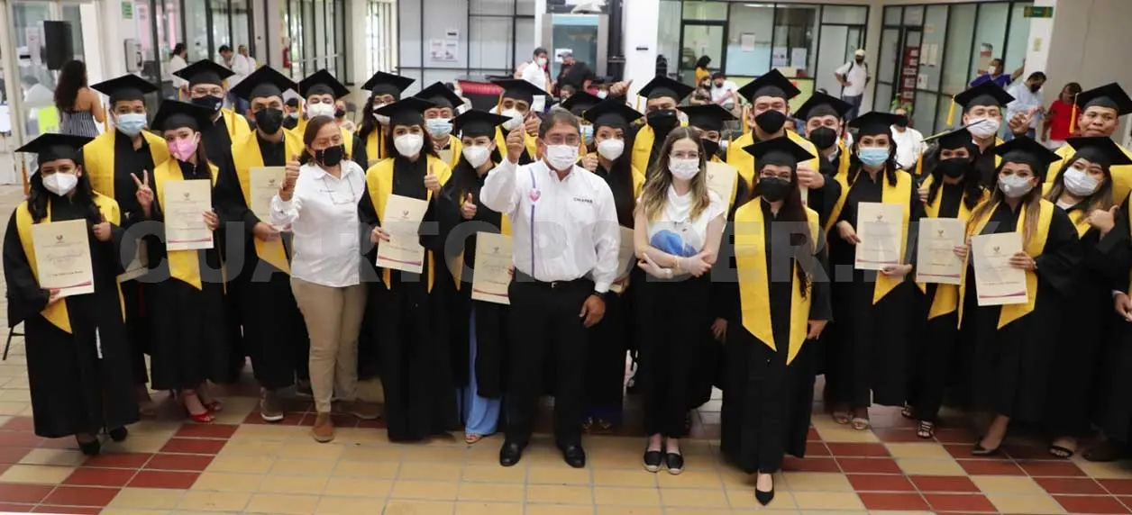 Alumnos de Terapia Física culminan sus estudios