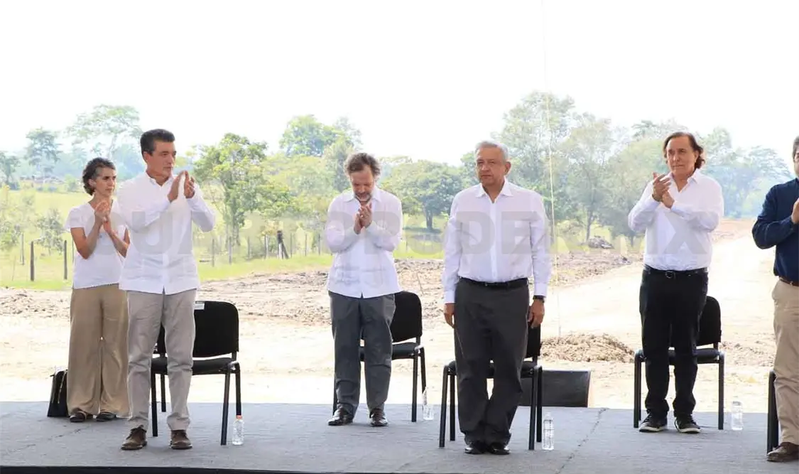 Acompaña Rutilio a AMLO en supervisión del Tren Maya