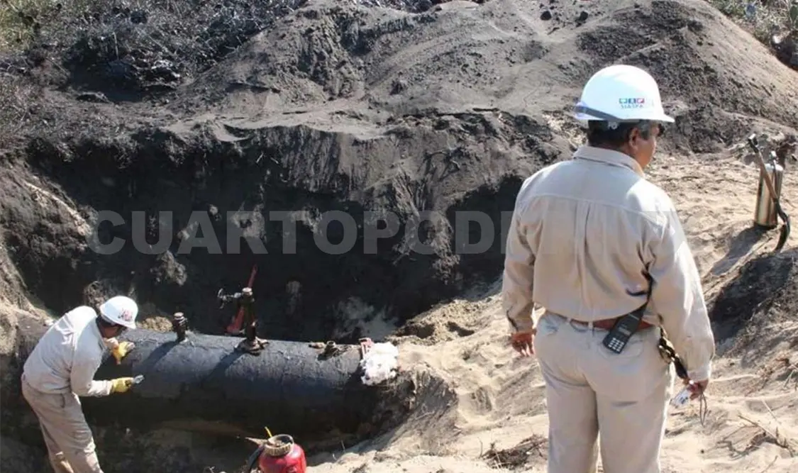 Pemex debe erogar cantidades millonarias para limpiar y sanear las áreas afectadas por derrames que provocan actos vandálicos. Agencias