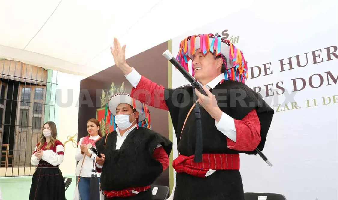 Entrega huertos familiares y enseres domésticos