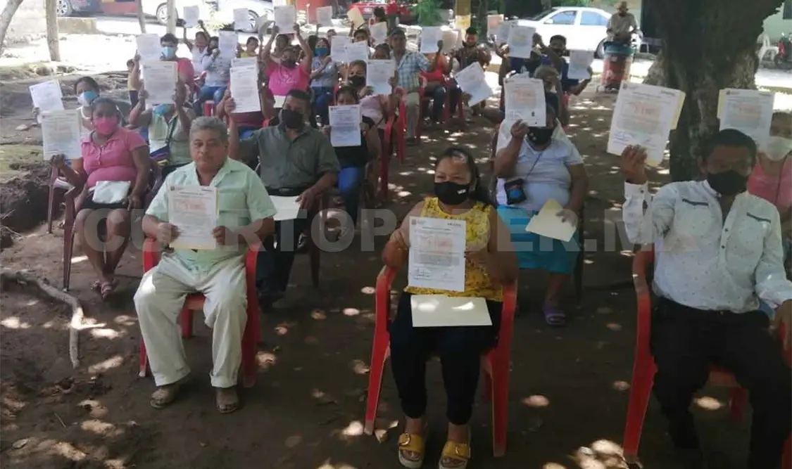 Benefician a familias con certificados de lotes legales