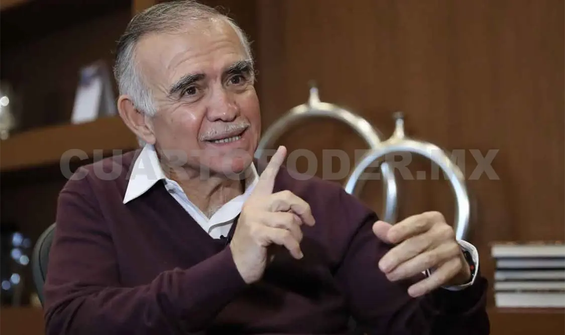 Alfonso Romo denuncia extorsiones a su nombre