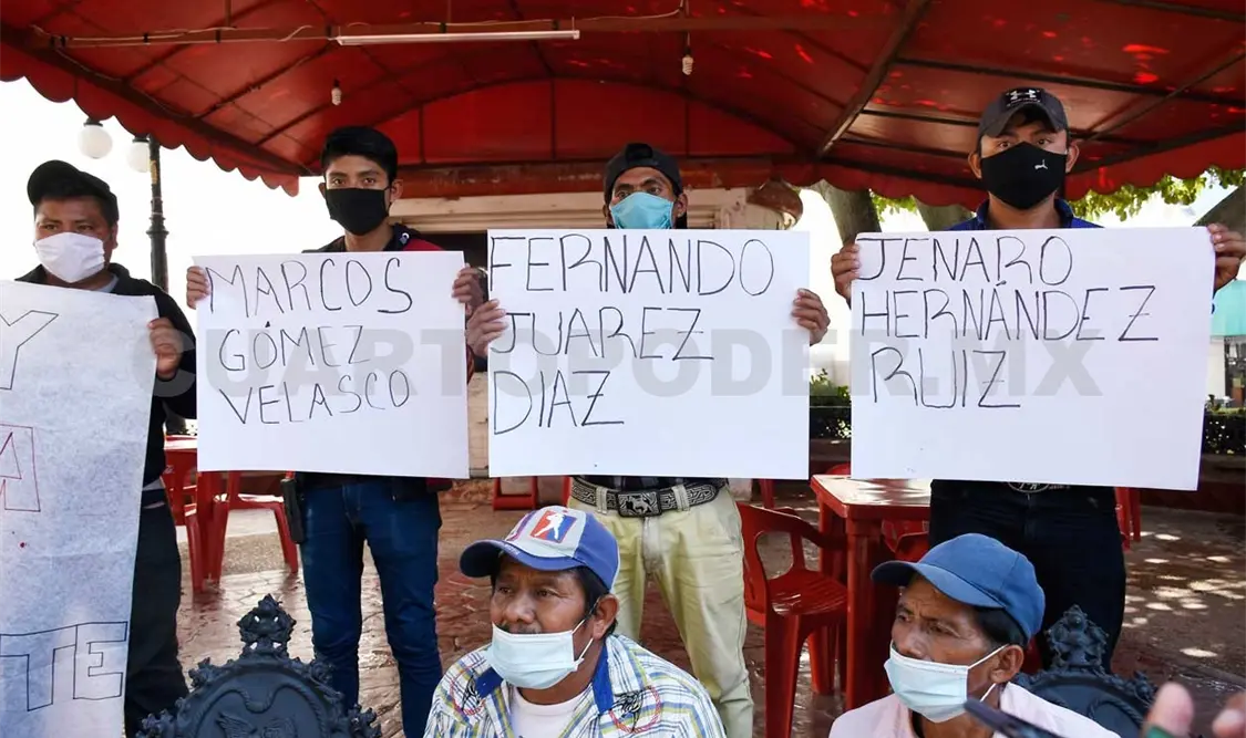 Acusan a alcaldesa de ataque contra 72 familias