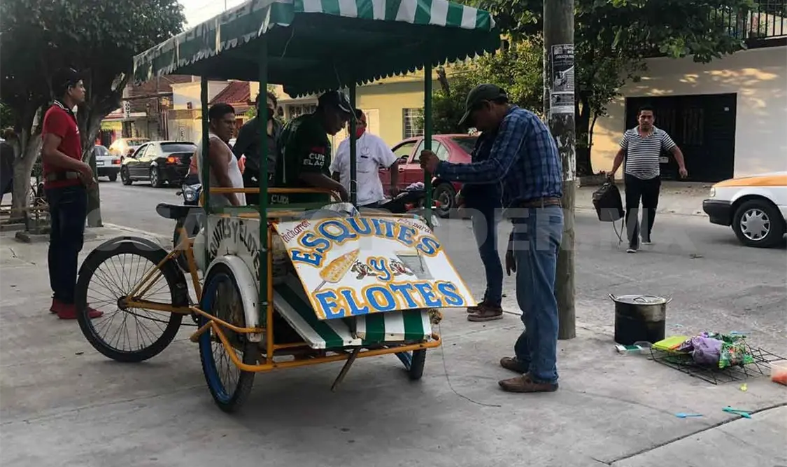 Despistado motorista embiste a un esquitero