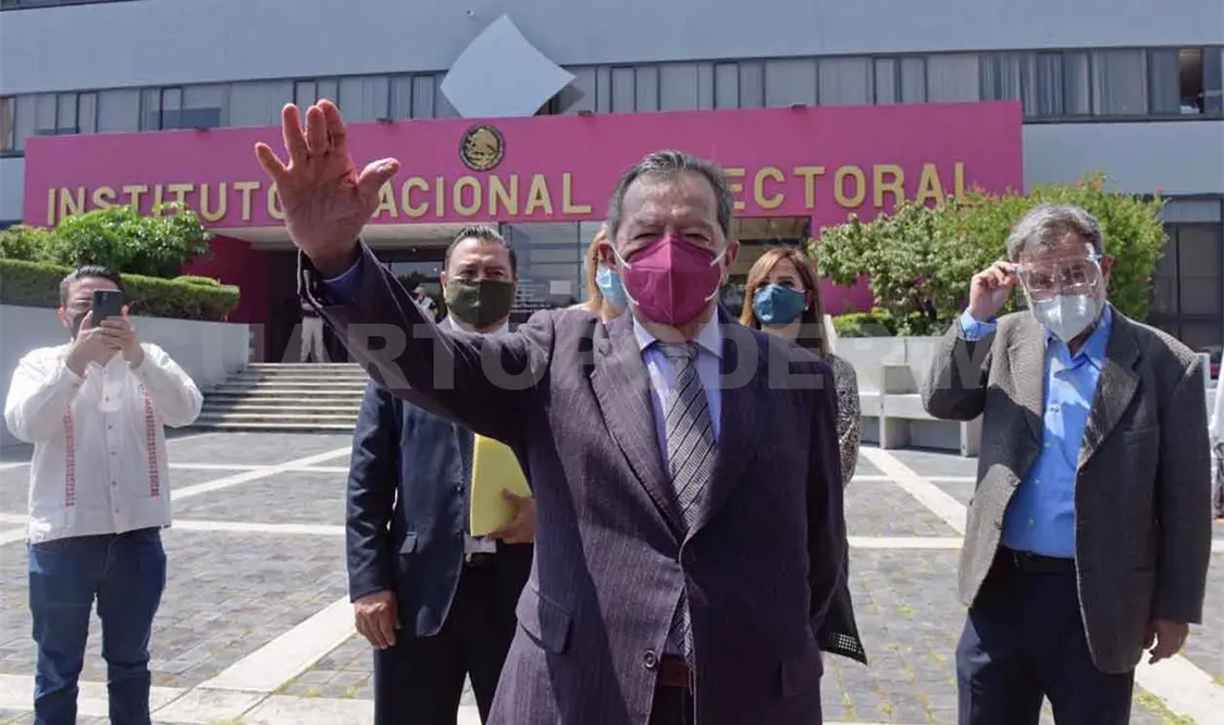 Muñoz exhorta al INE suspender encuesta