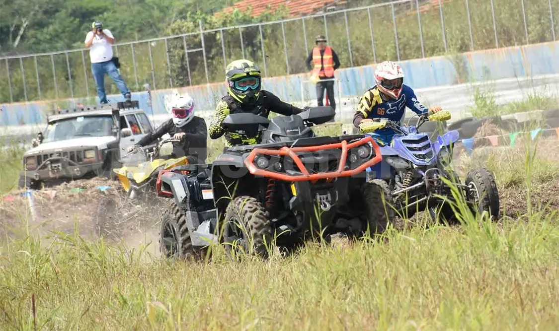 Reto “Off Road” llegó al Súper Óvalo Chiapas