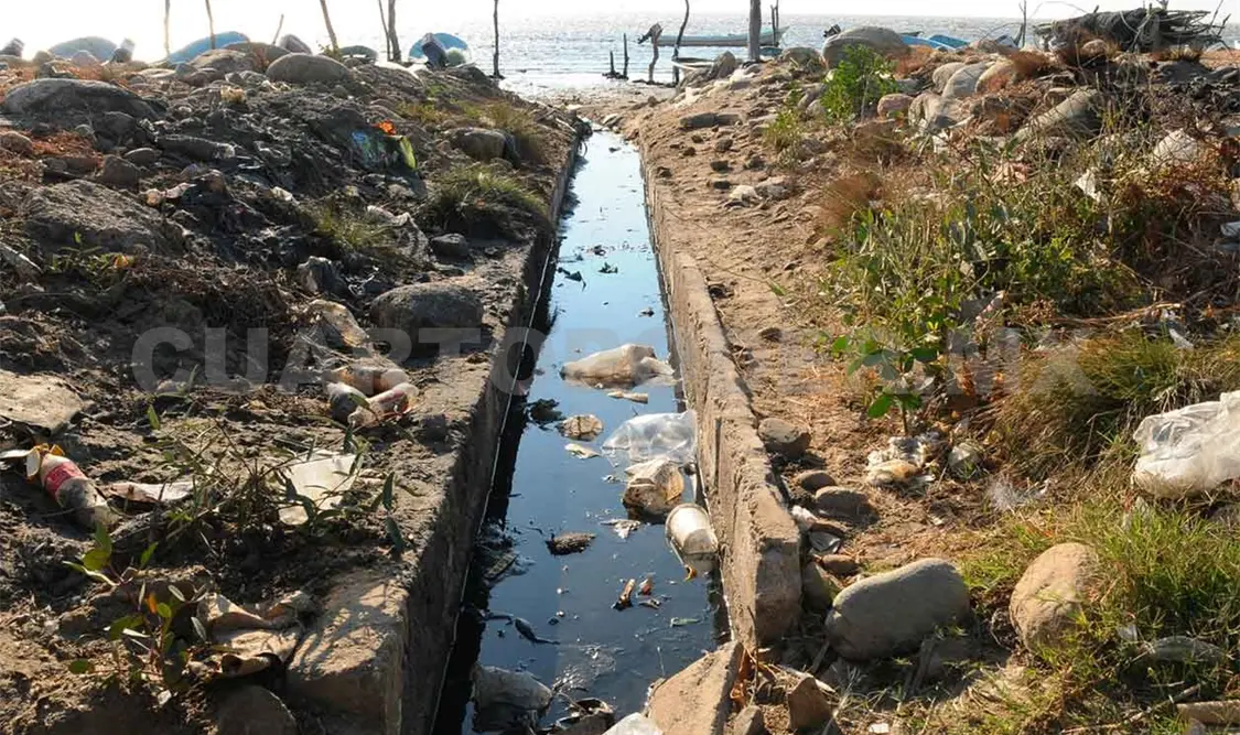 Urge investigar riesgo de contagio en agua del grifo
