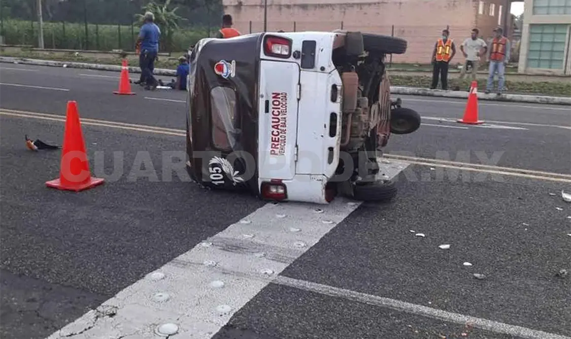Encontronazo entre Aveo y mototaxi; un lesionado