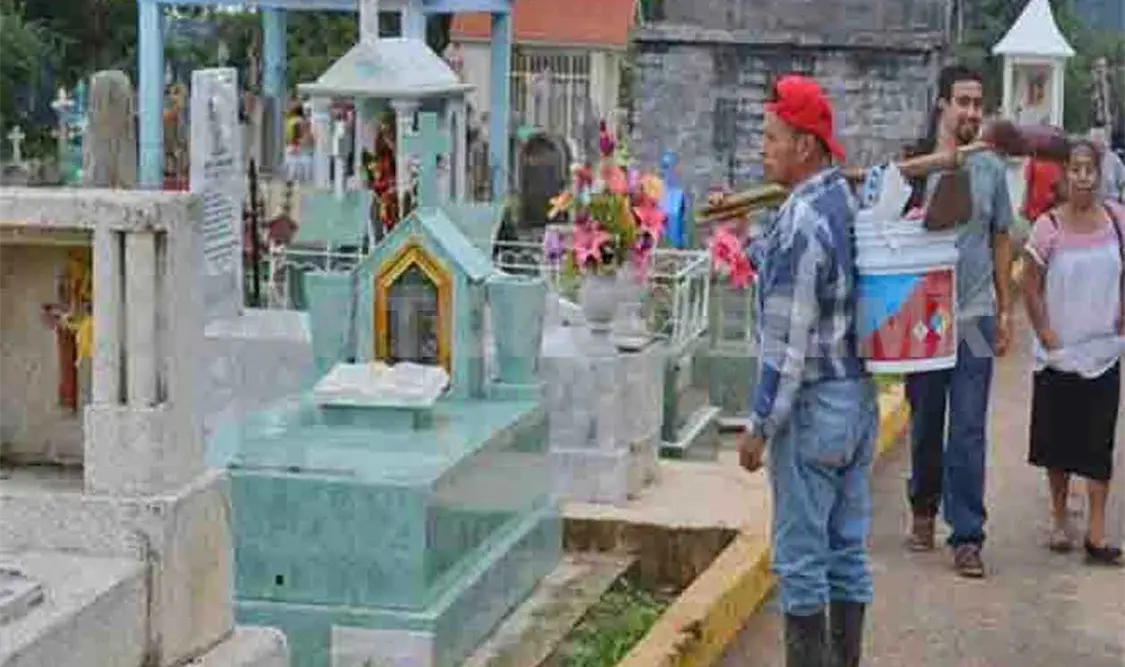 Panteón estará abierto en el Día de Muertos