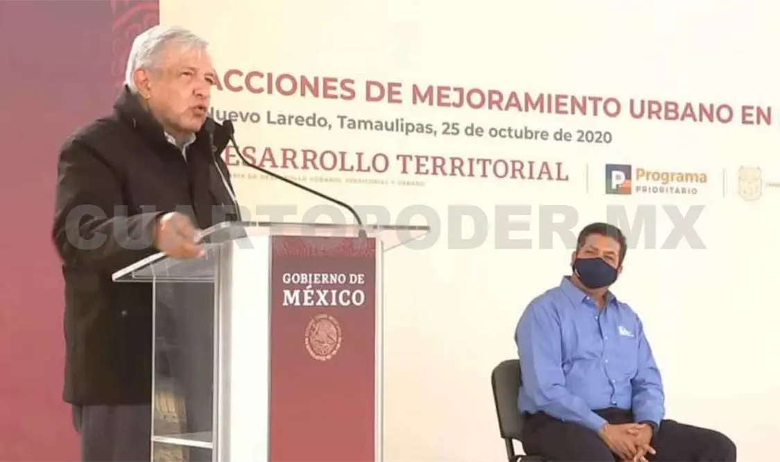 AMLO acorta discurso por protestas del Frenaaa