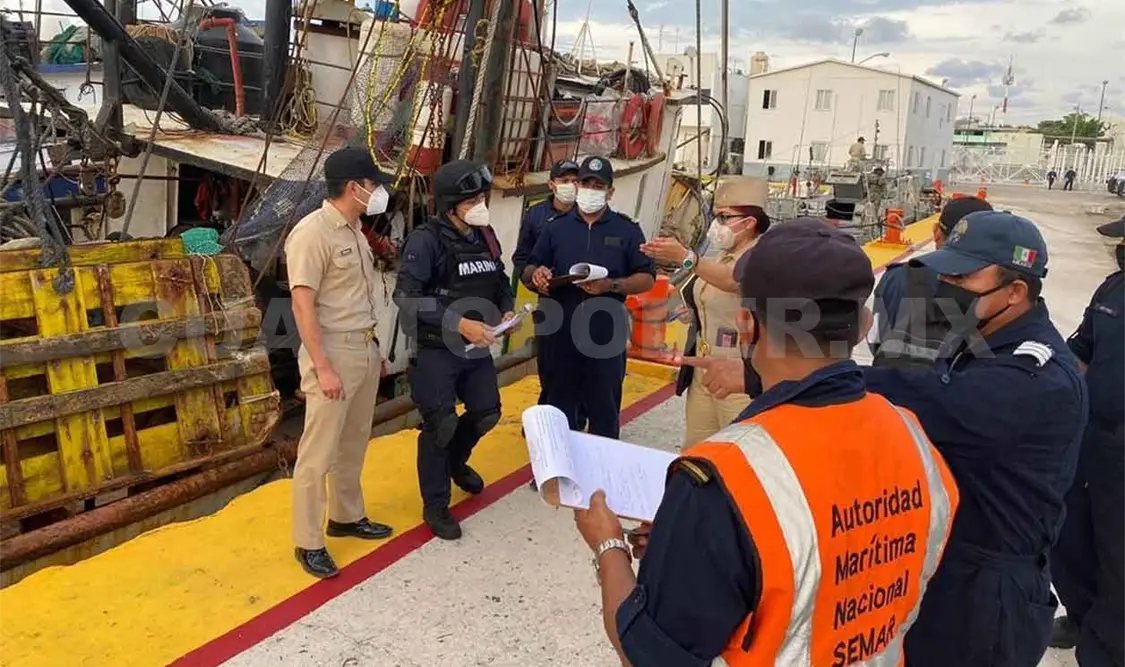 Aseguran buque con 12 mil litros de combustible
